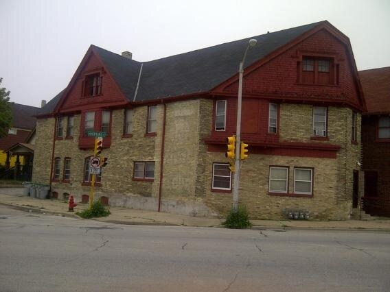 Building Photo - 2344-2346 W Hopkins St