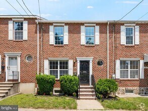 Building Photo - 7619 Forrest Ave