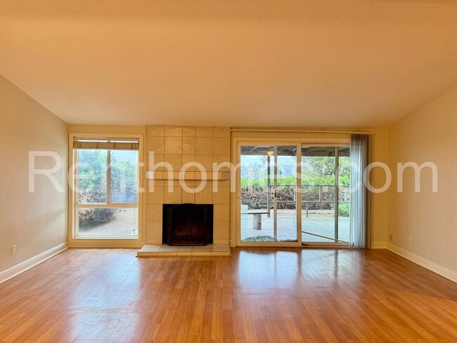 Building Photo - 2518 Melbourne Dr