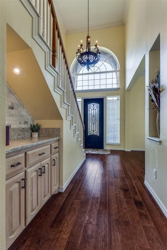 Building Photo - 2704 Orchid Dr