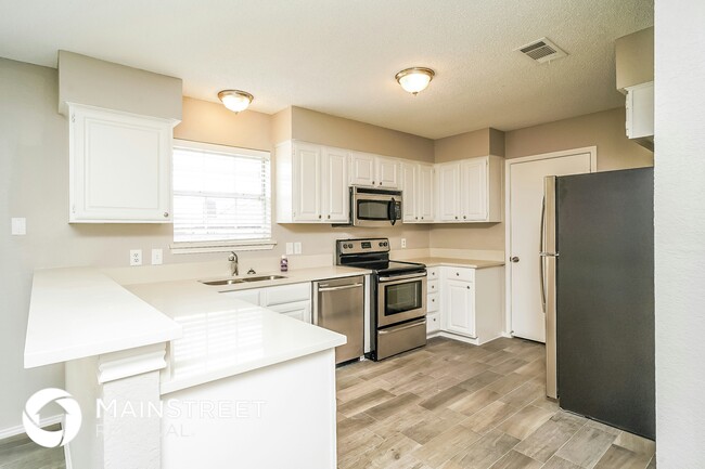 Building Photo - 6615 W Lynn Creek Dr
