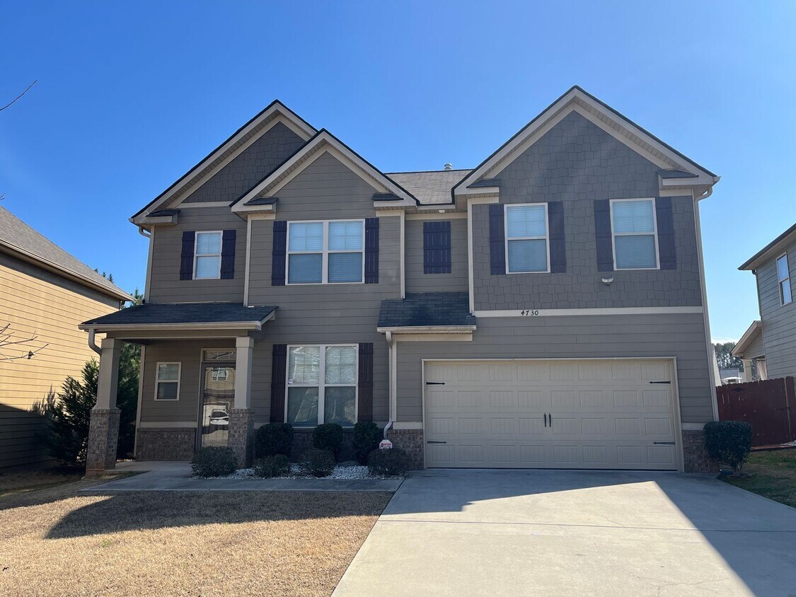 Primary Photo - Beautiful 4 bedroom, 2.5 bathroom home In ...