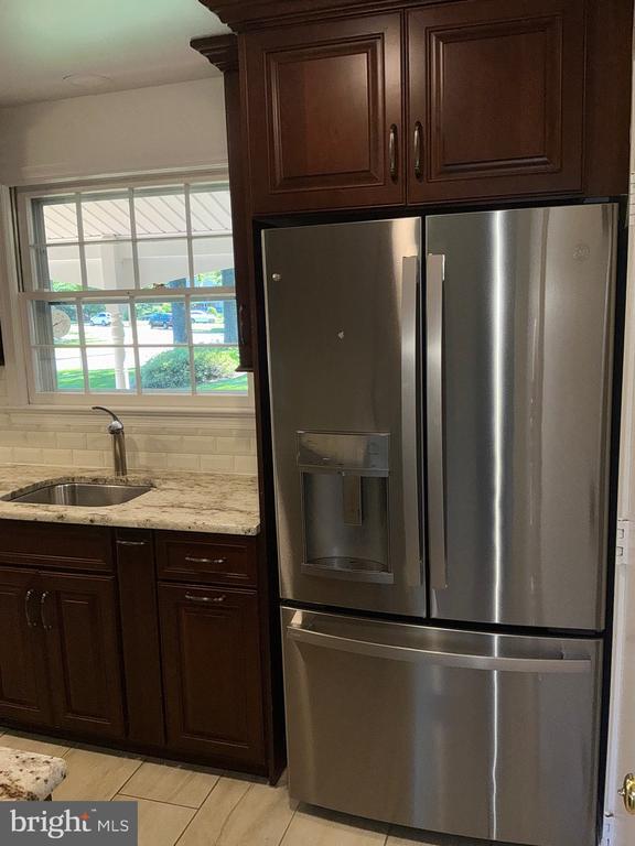 Building Photo - 4701 Red Fox Dr