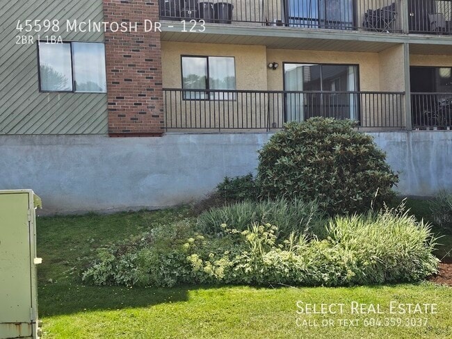 Building Photo - 45598 McIntosh Dr