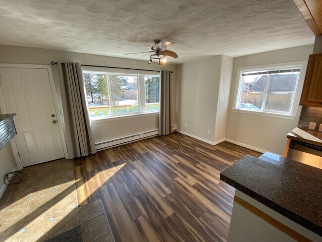 Foto del edificio - 108 S Tinker Lane