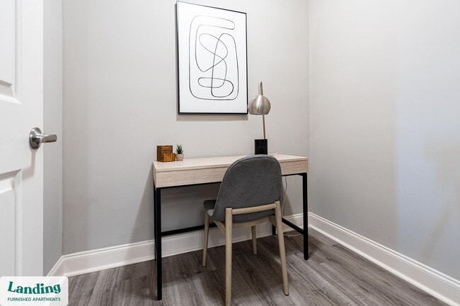 Building Photo - 305 Laredo Dr