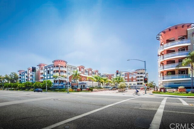 Foto del edificio - 12668 Chapman Ave