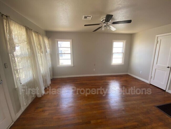 Photo - 7108 NW 44th St House