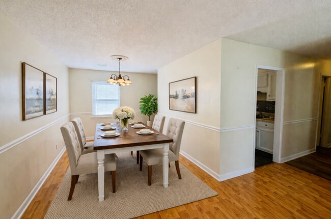 Foto del edificio - FENCED YARD near Redstone Arsenal Gate