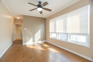 Foto del edificio - 5520 W Montrose Ave