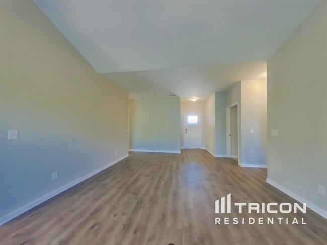 Foto del edificio - 746 W Coker Way