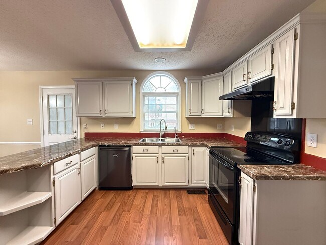 Foto del edificio - 928 Heatherstone Dr