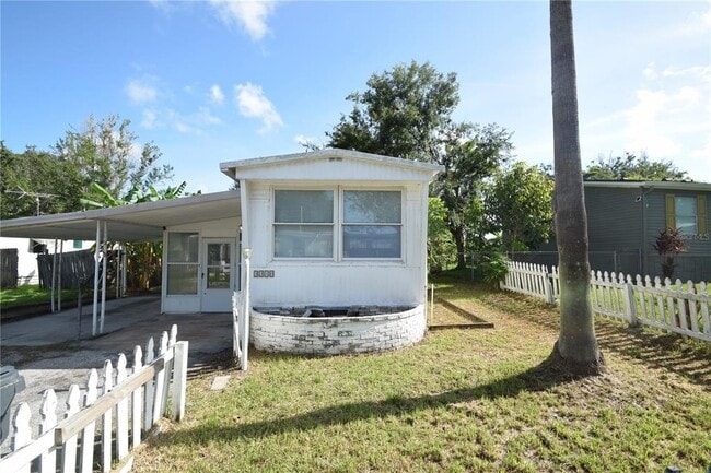 Building Photo - 3310 Peachtree Hill Rd