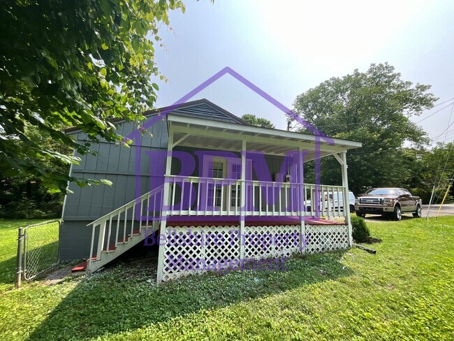 Foto del edificio - Freshly Updated 3 Bed, 1.5 Bath Home in Cl...