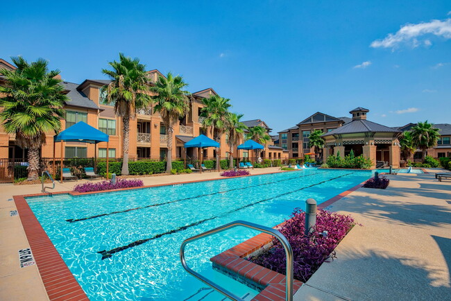 Building Photo - Grand Fountain