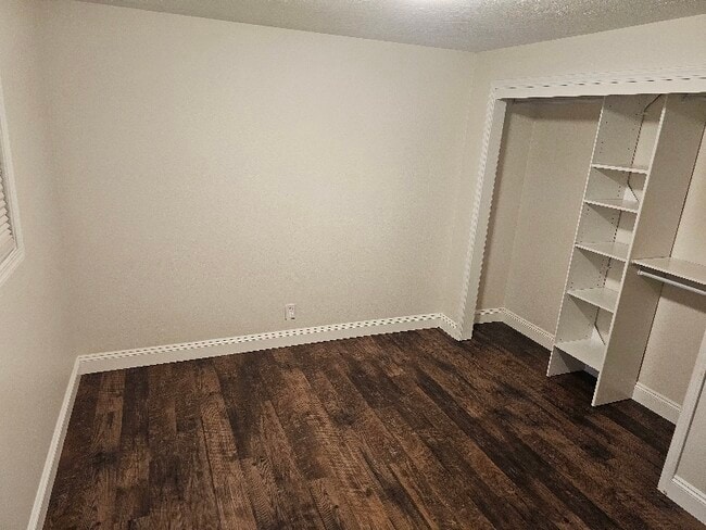 Foto del edificio - 905 Denise Ct SE