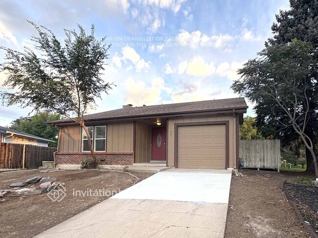 Building Photo - 455 Hickory Pl