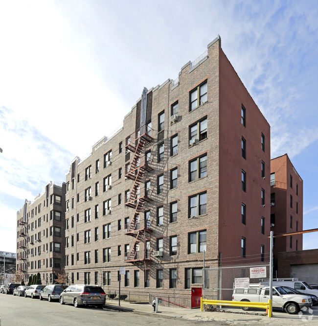 3950 60th St, Woodside, NY 11377 - Apartments in Woodside, NY ...