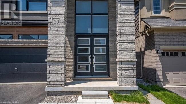Building Photo - 55 Hitchman St