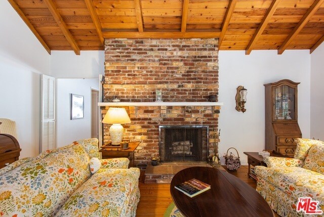 Foto del edificio - 3921 Kingswood Rd