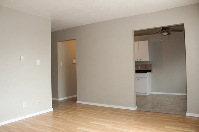 Building Photo - Rockhill Manor Apartments