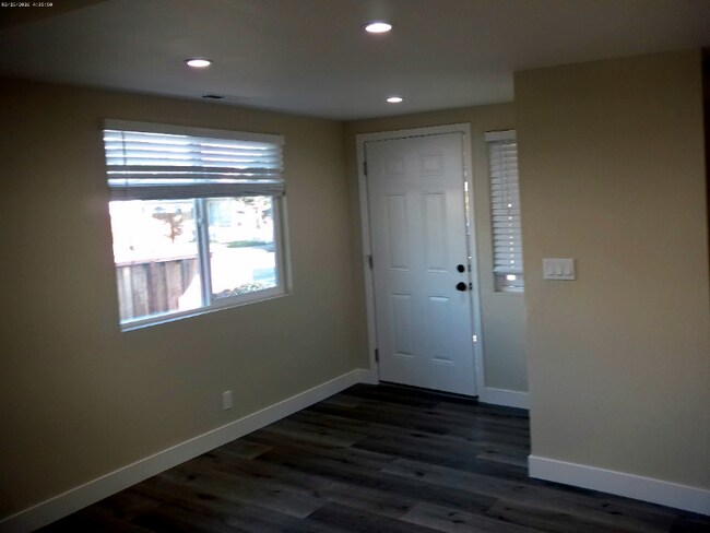 Foto del edificio - 711 Cayuga St