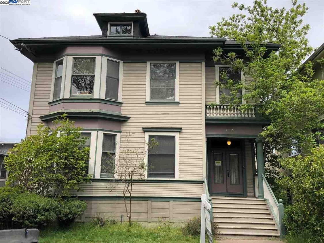 Primary Photo - 1173 Park Ave E