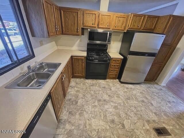 Foto del edificio - 1093 Fleetwood Ave