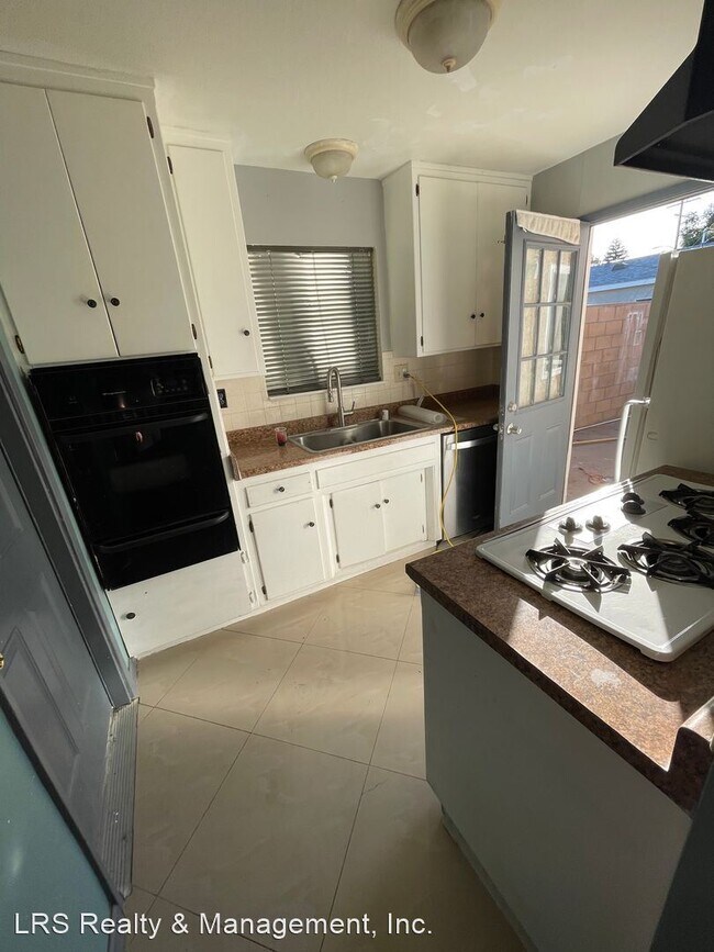 Building Photo - 4 br, 2 bath House - 810 English St.