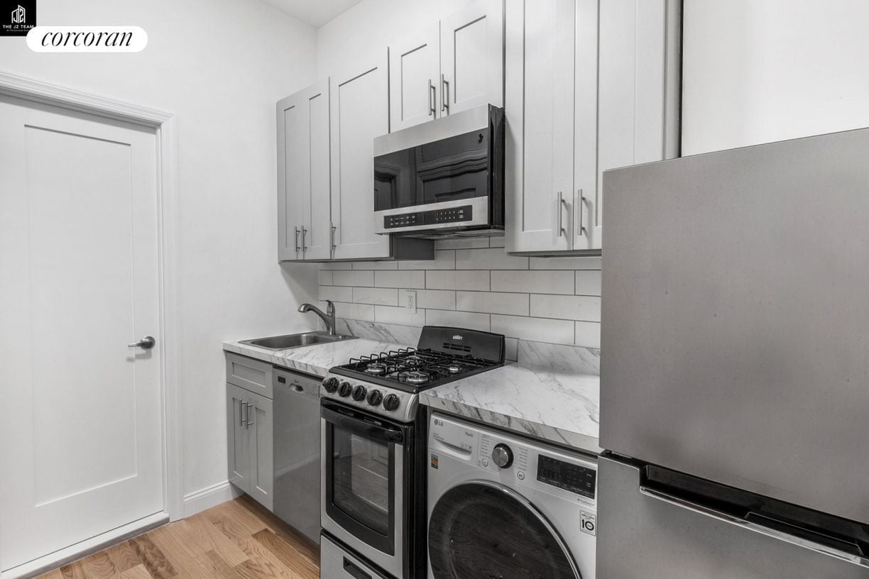 Foto del edificio - 486 E 74th St