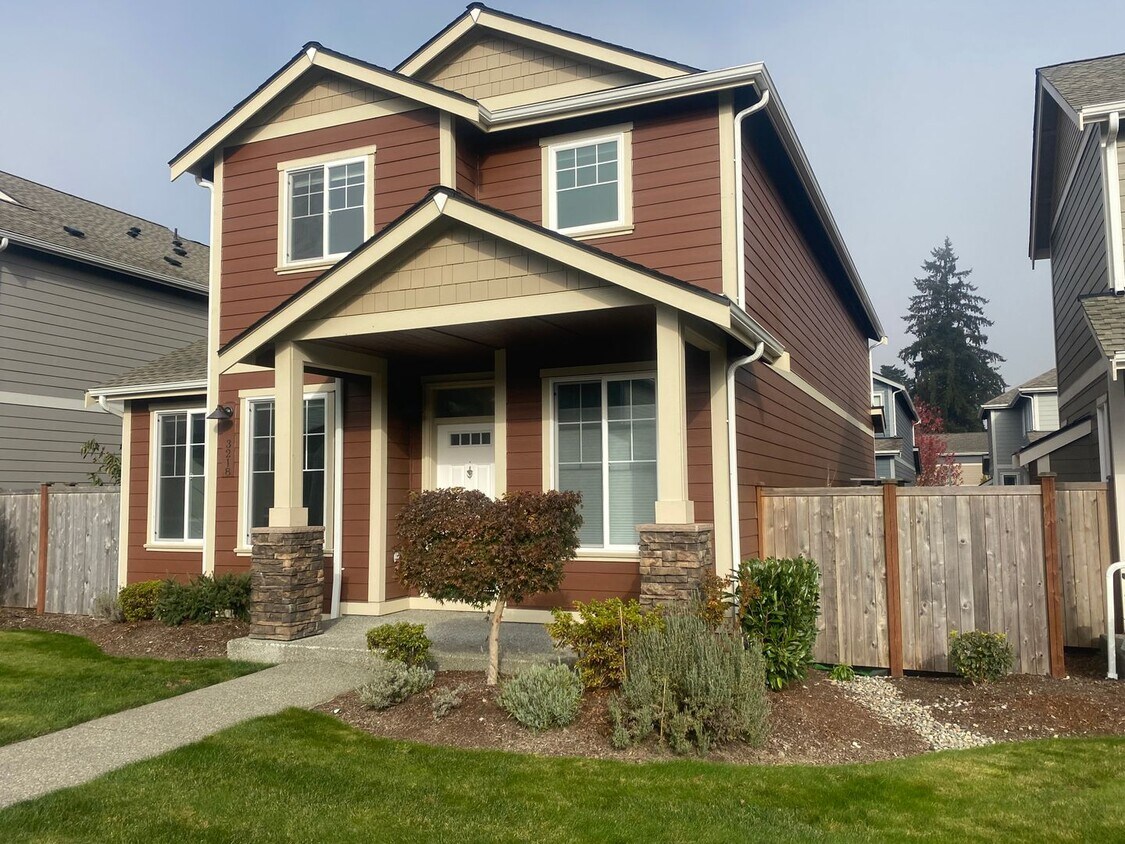 Beautiful, Large 3BD/2.5BA Tumwater Home House Rental in Tumwater, WA