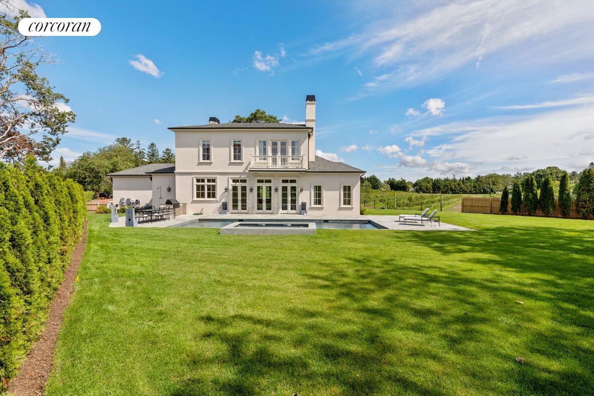 Foto principal - 105 Hayground Rd