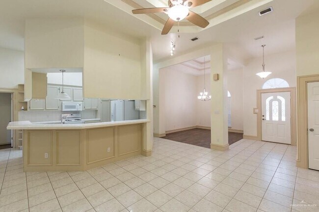 Building Photo - 420 Lark Ave