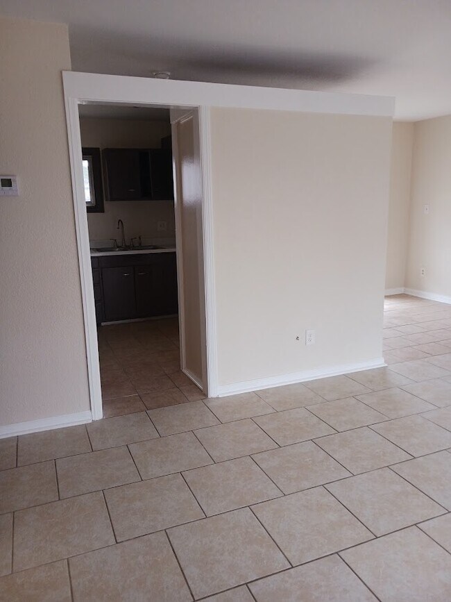 Foto del edificio - 1681 Brentwood Dr