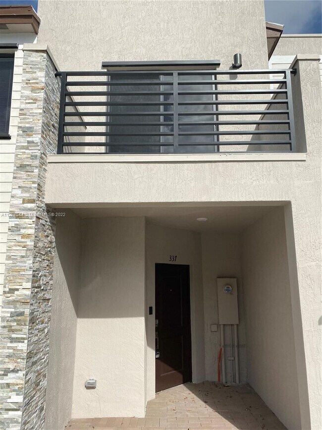 Building Photo - 337 NE 208th Terrace