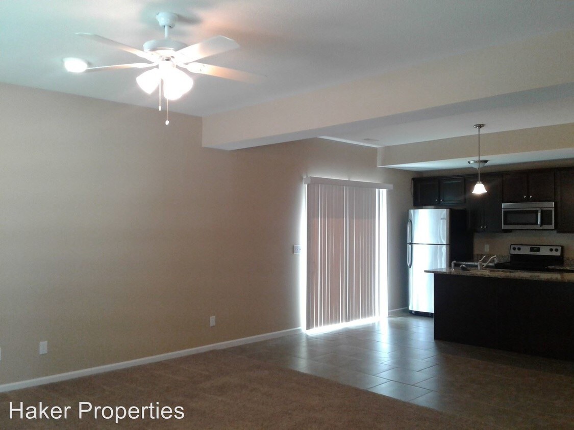 Building Photo - 4 br, 4.5 bath Apartment - 329 Chris Drive
