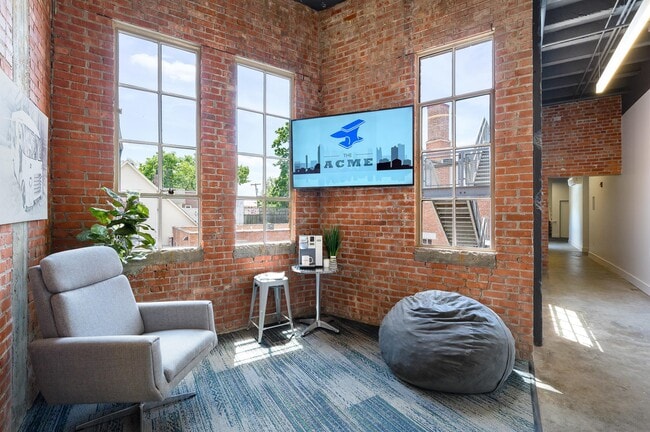 Foto del edificio - 3200 Gillham Rd