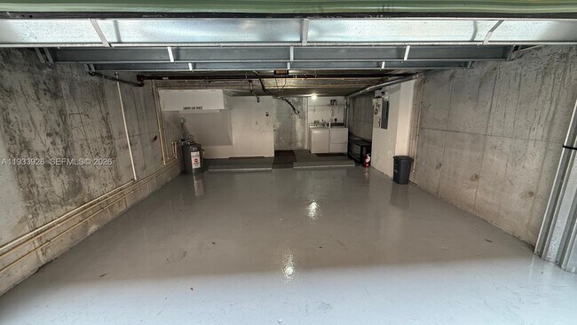 Foto del edificio - 2961 NE 185th St