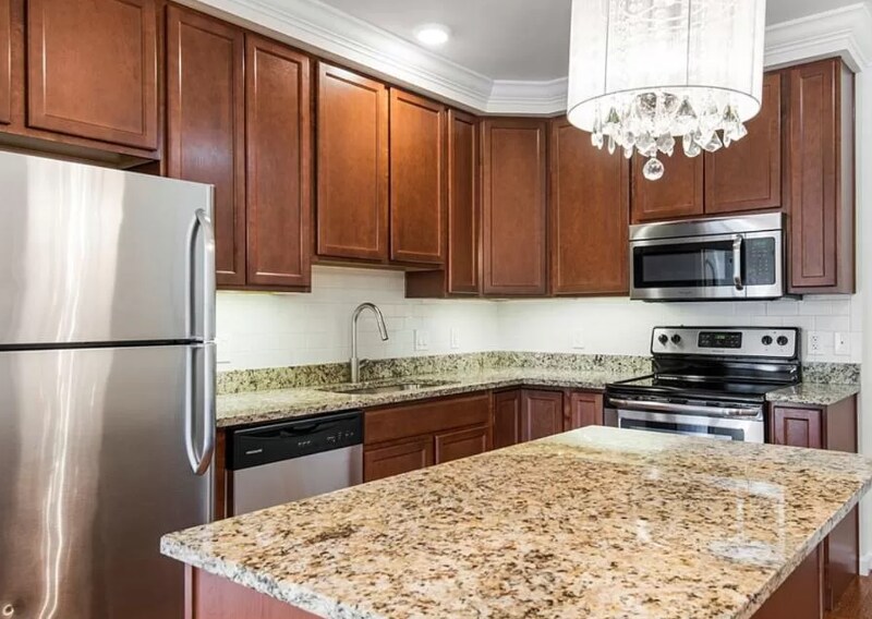 Foto principal - 48 Burling Ln