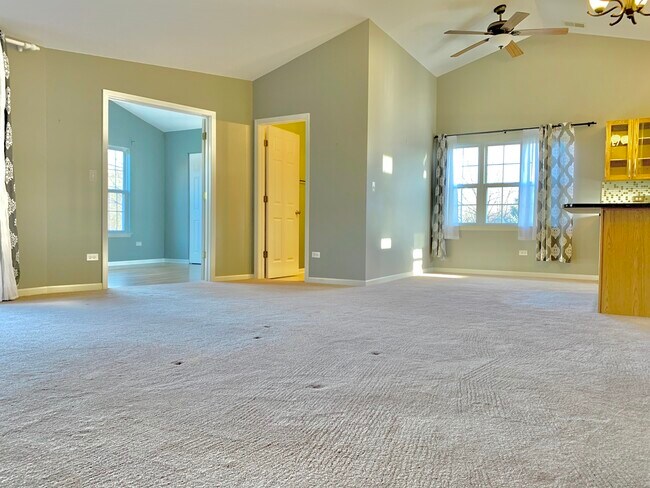 Foto del edificio - 2819 Rutland Cir