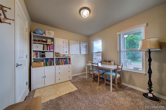 Foto del edificio - 8013 Pinfeather Dr