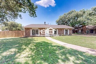 Building Photo - 6407 Green Oaks Dr