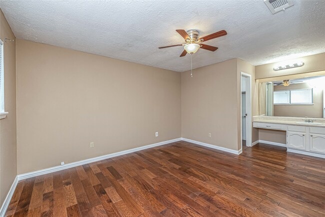 Foto del edificio - 16778 Glen Eagle Dr N