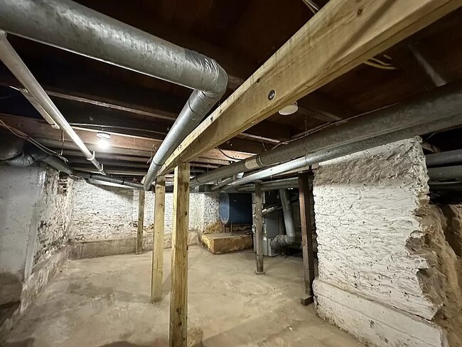 Building Photo - 117 Clay St