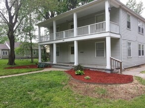 Building Photo - 1141 NE Chester Ave