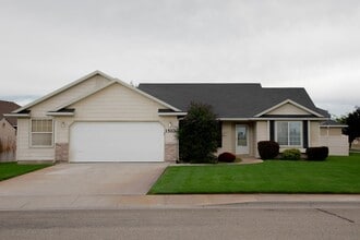 Building Photo - 1520 Pilot St