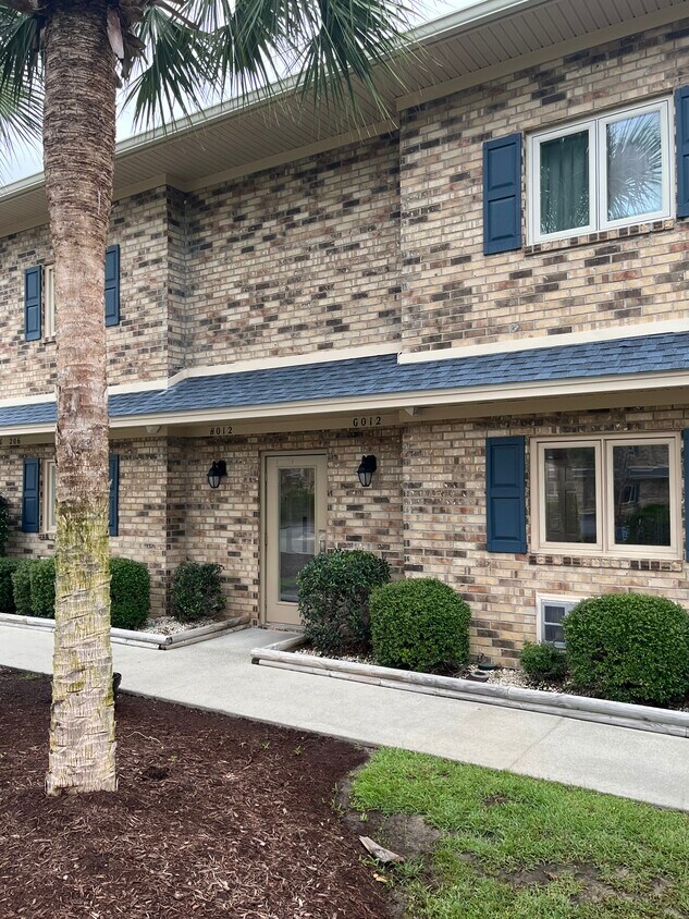 Primary Photo - 206 Double Eagle Dr