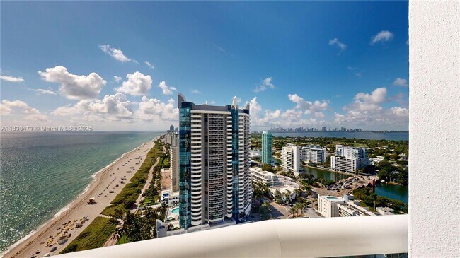 Foto del edificio - 6365 Collins Ave