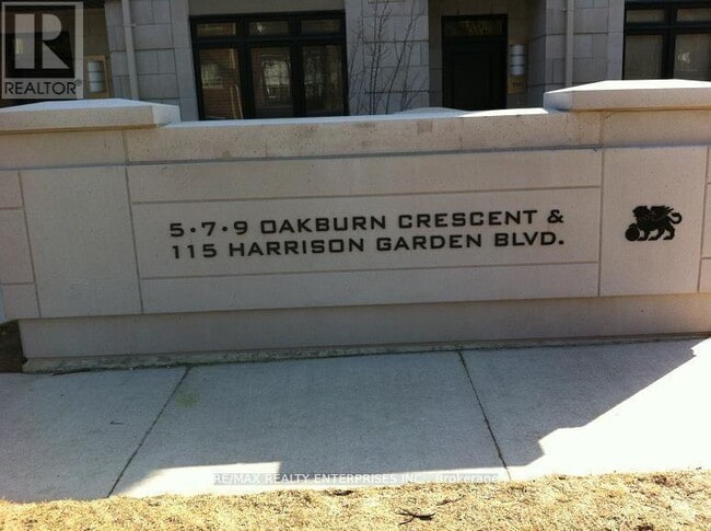 Photo du bâtiment - 5 Oakburn Crescent