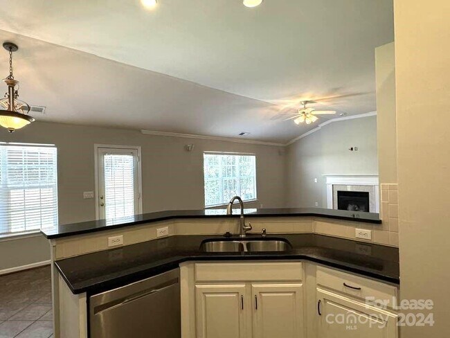 Building Photo - 9810 Oxford Woods Ct
